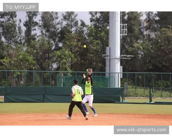 业余垒球联赛战术特点分析:以慢投垒球为例